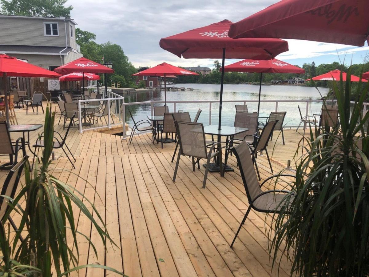 The Bobcaygeon Inn Buitenkant foto