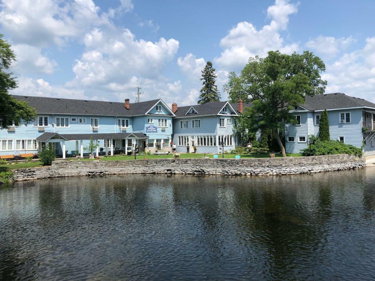 The Bobcaygeon Inn Buitenkant foto